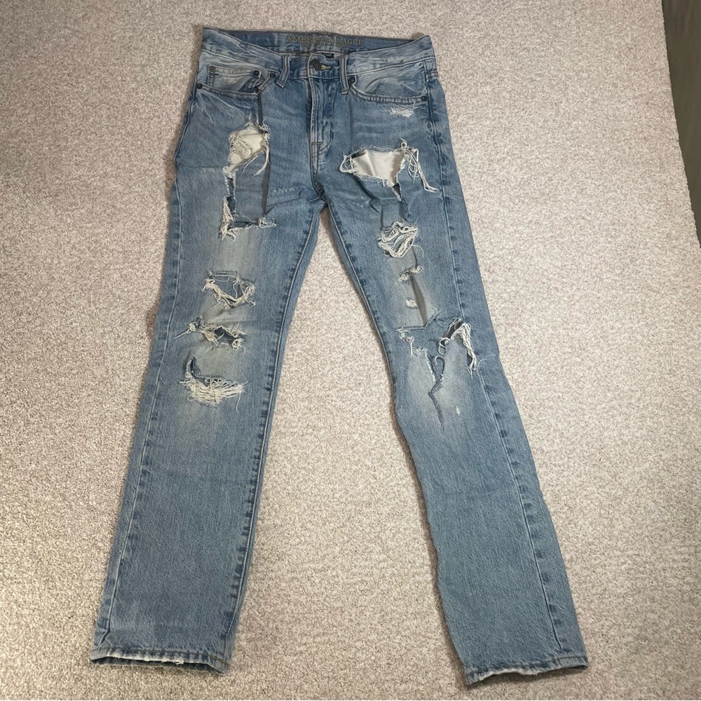 American Eagle Men’s Distressed Blue Jeans 28x30